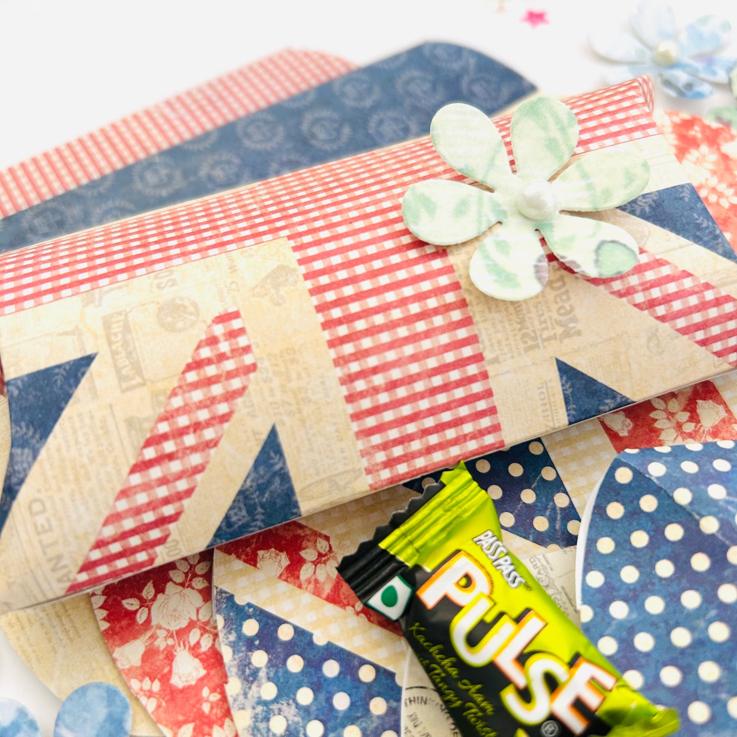 Pillow Gift Boxes – Blue & Red -Set of 8 🎁✨