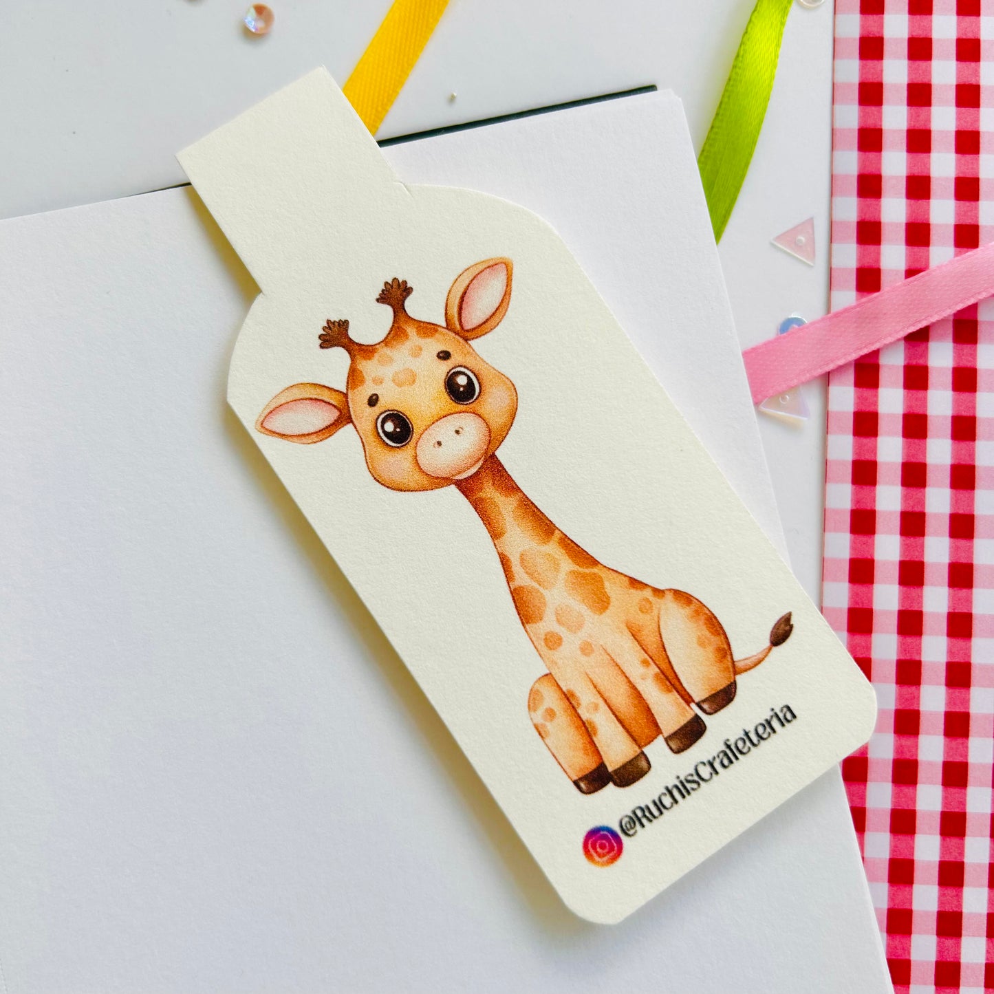 🦒 Magnetic Bookmark – 'Peach' the Gentle Giraffe