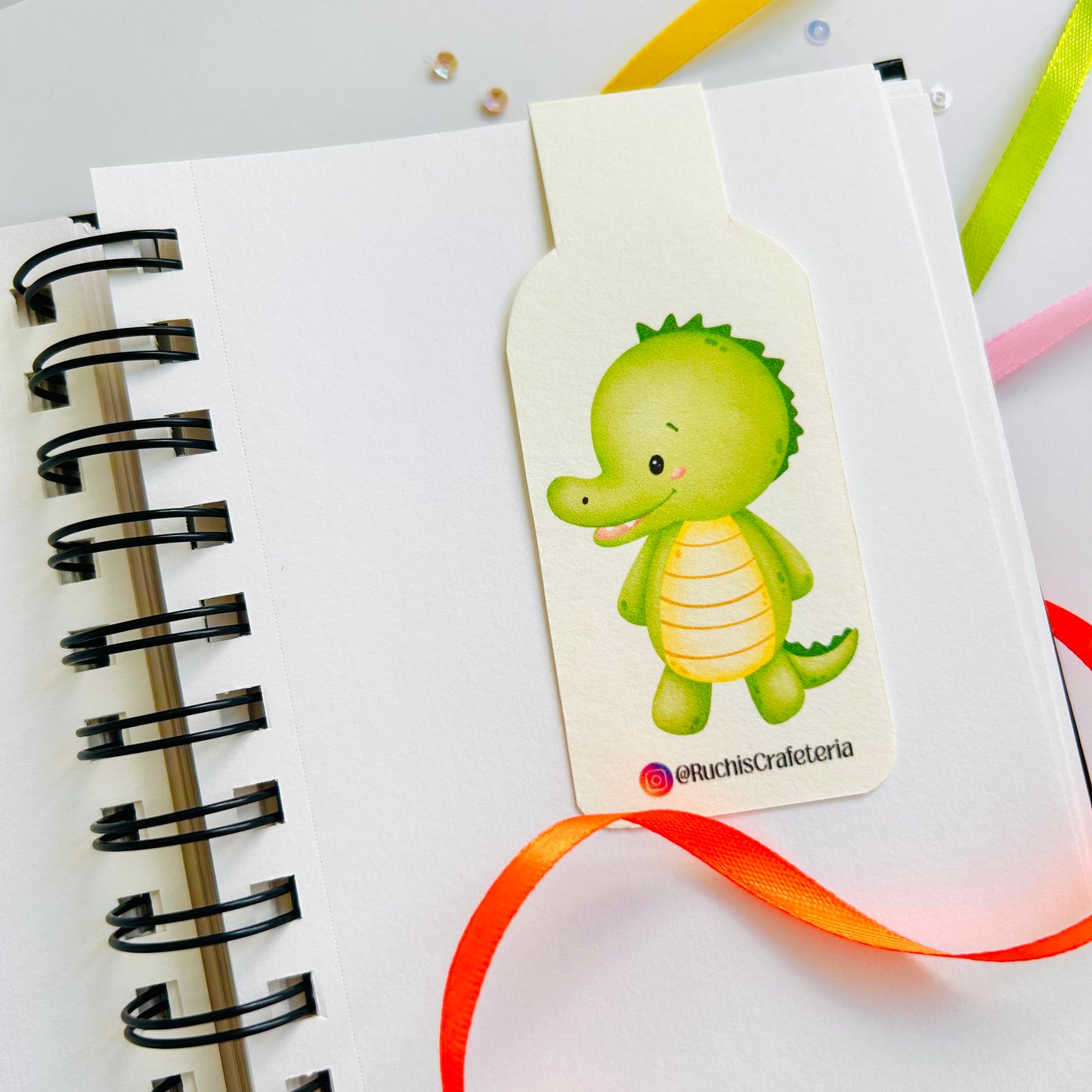 🦕 Magnetic Bookmark – 'GreenApple' the Baby Dino