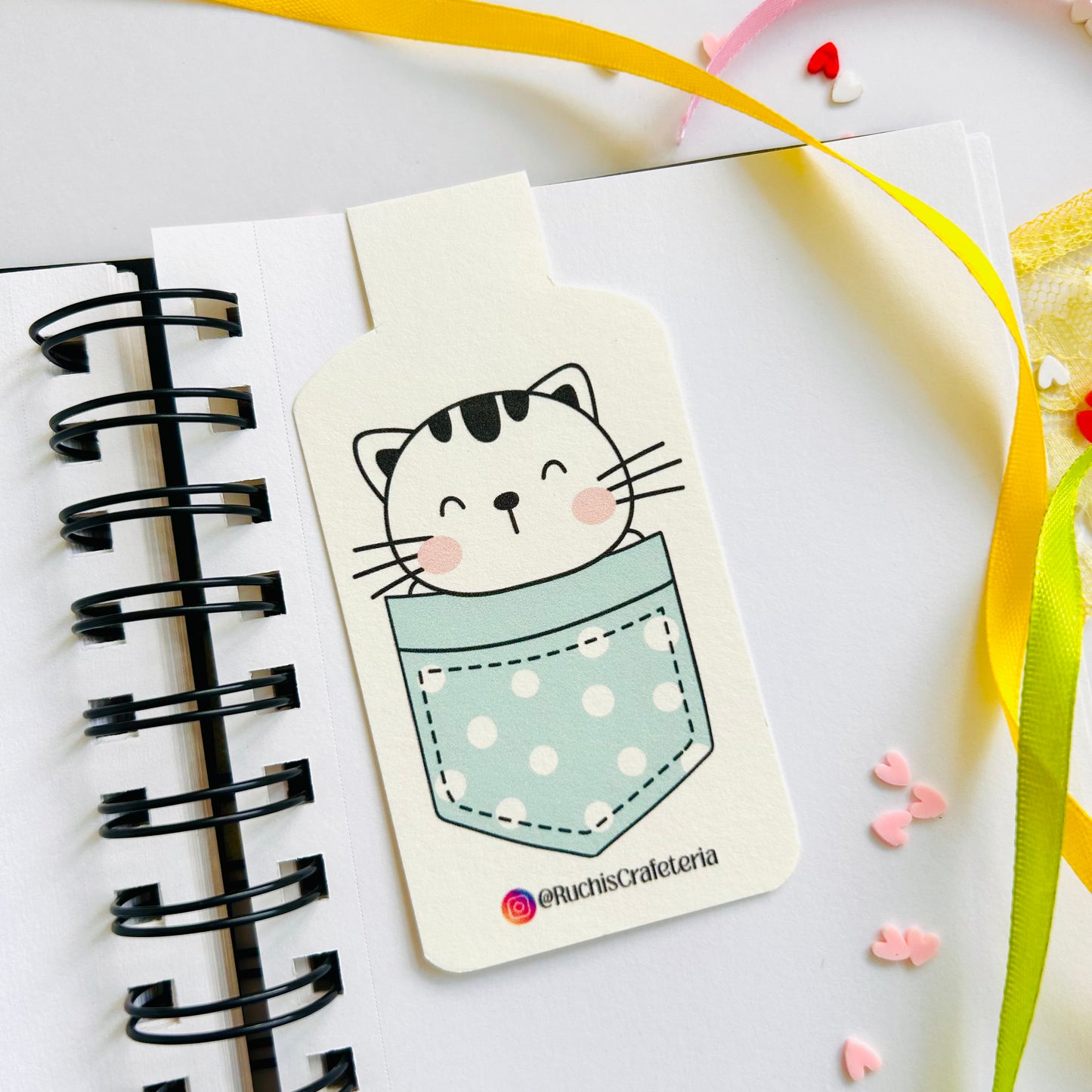 🐱🔹Magnetic Bookmark – 'Mint' the Sleepy Pocket Cat