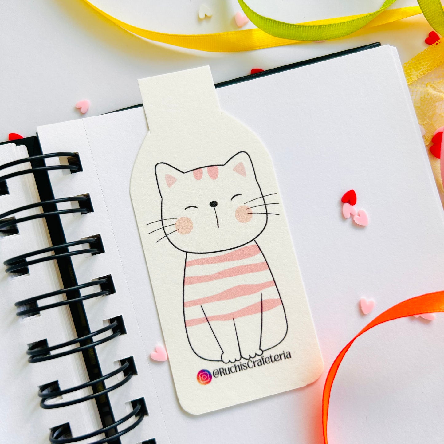 π±π¬ Magnetic Bookmark β 'Cottoncandy' the Cozy Kitty