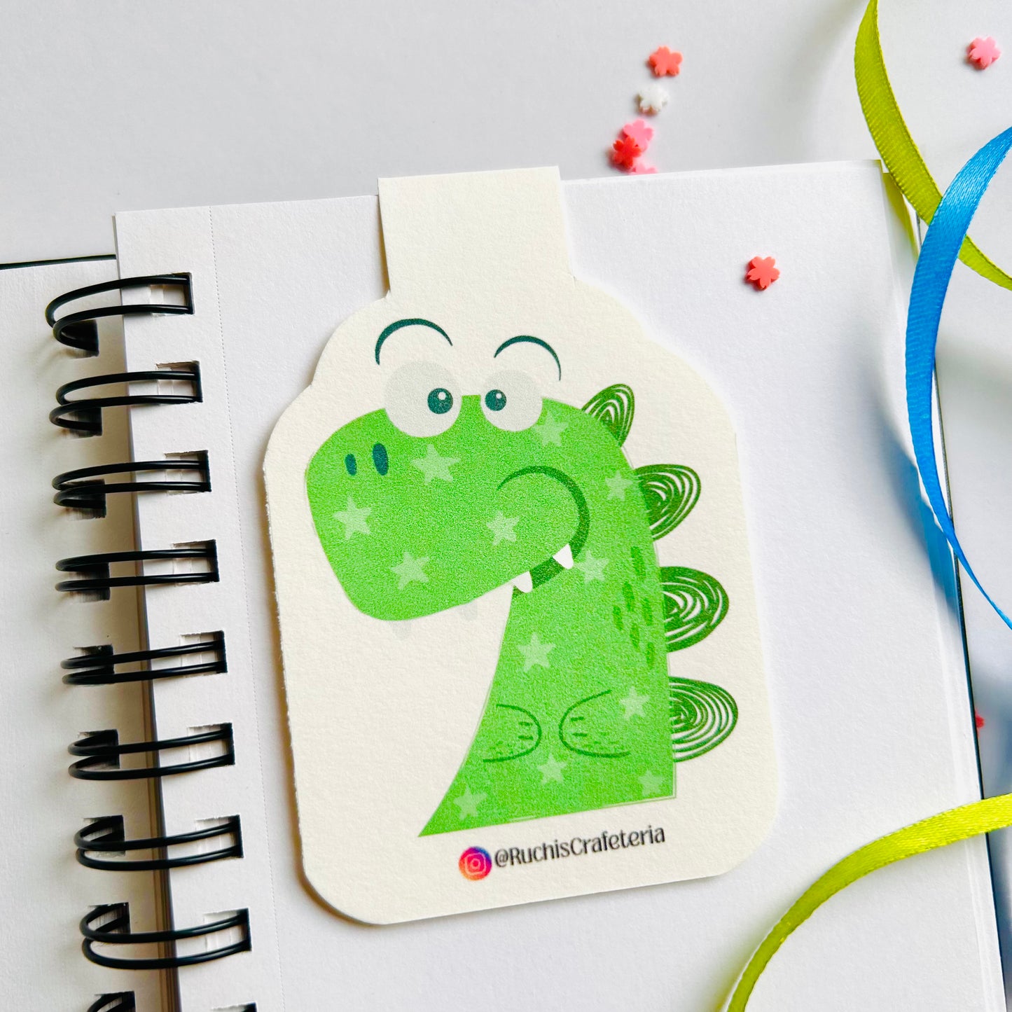 🦖 Dino Magnetic Bookmark – A Tiny Guardian for Your Pages
