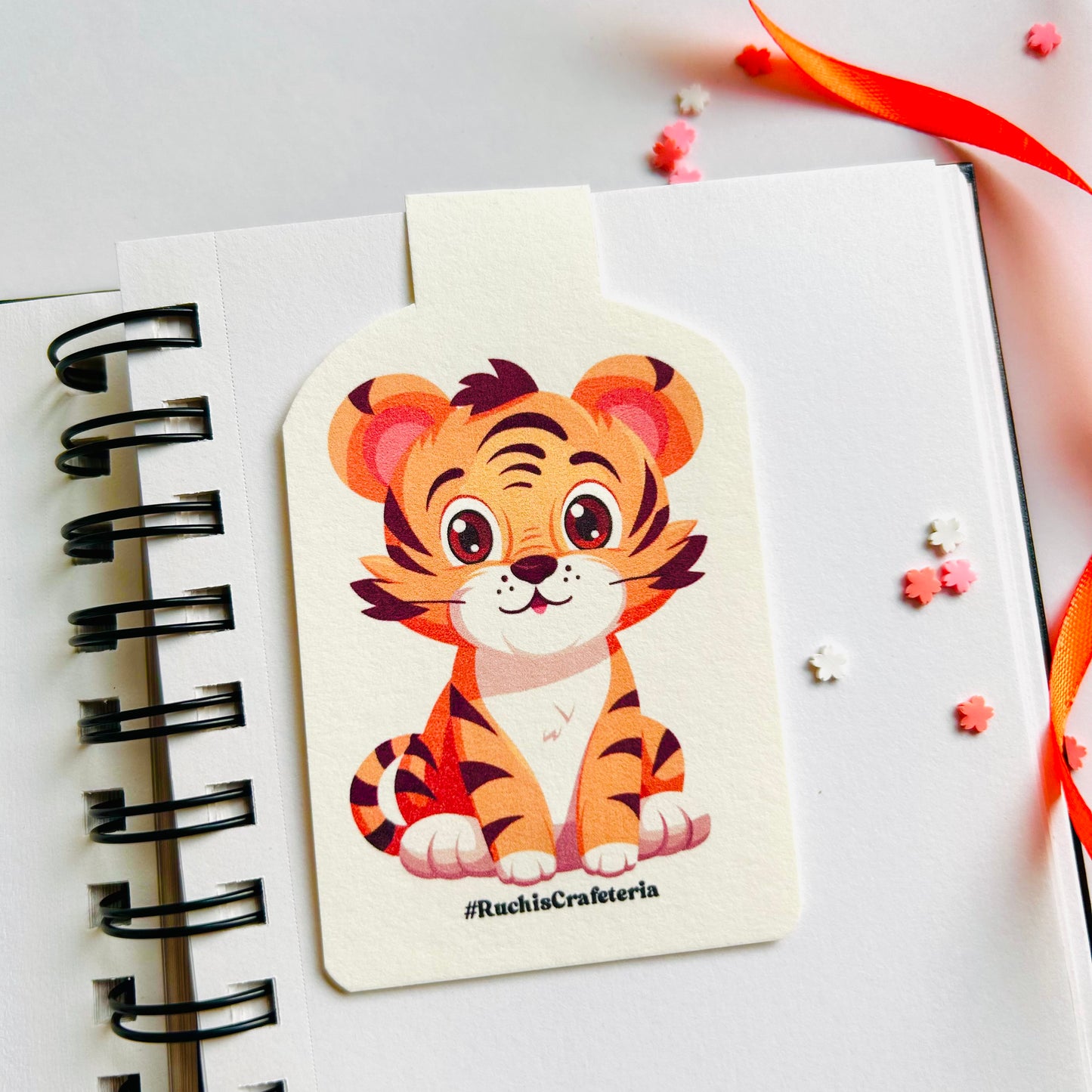 Simba Magnetic Bookmark – A Stripe of Sunshine for Your Pages