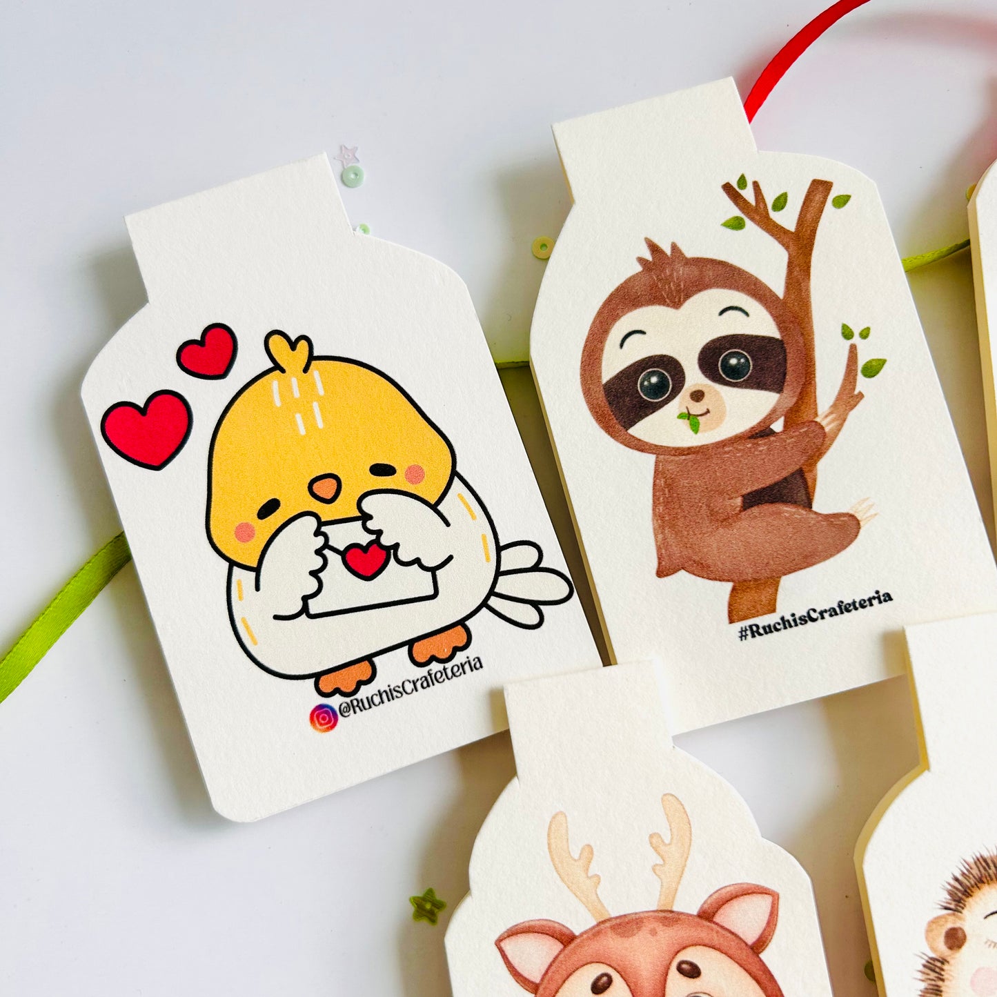🌟 “Cozy Critter Club” – Set of 5 Magnetic Bookmarks
