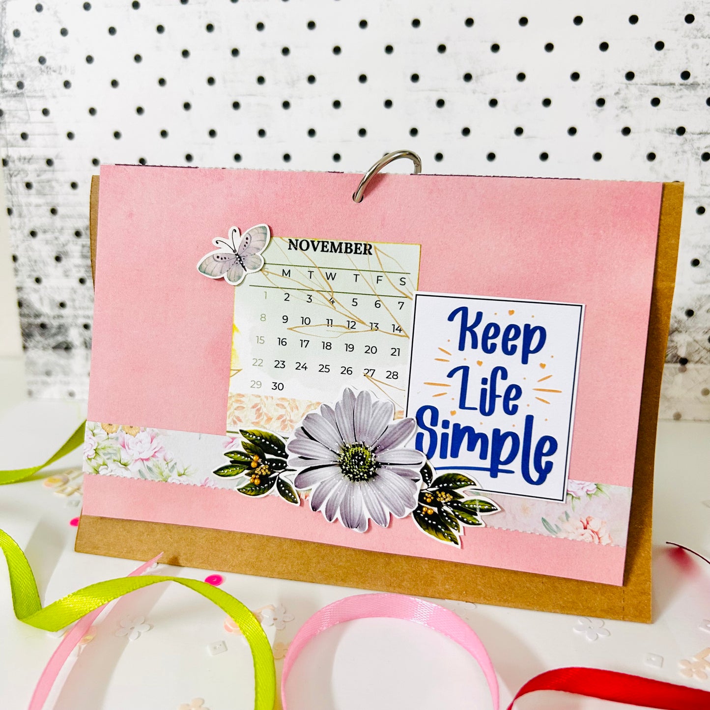 🗓️ Floral Desk Calendar 2026