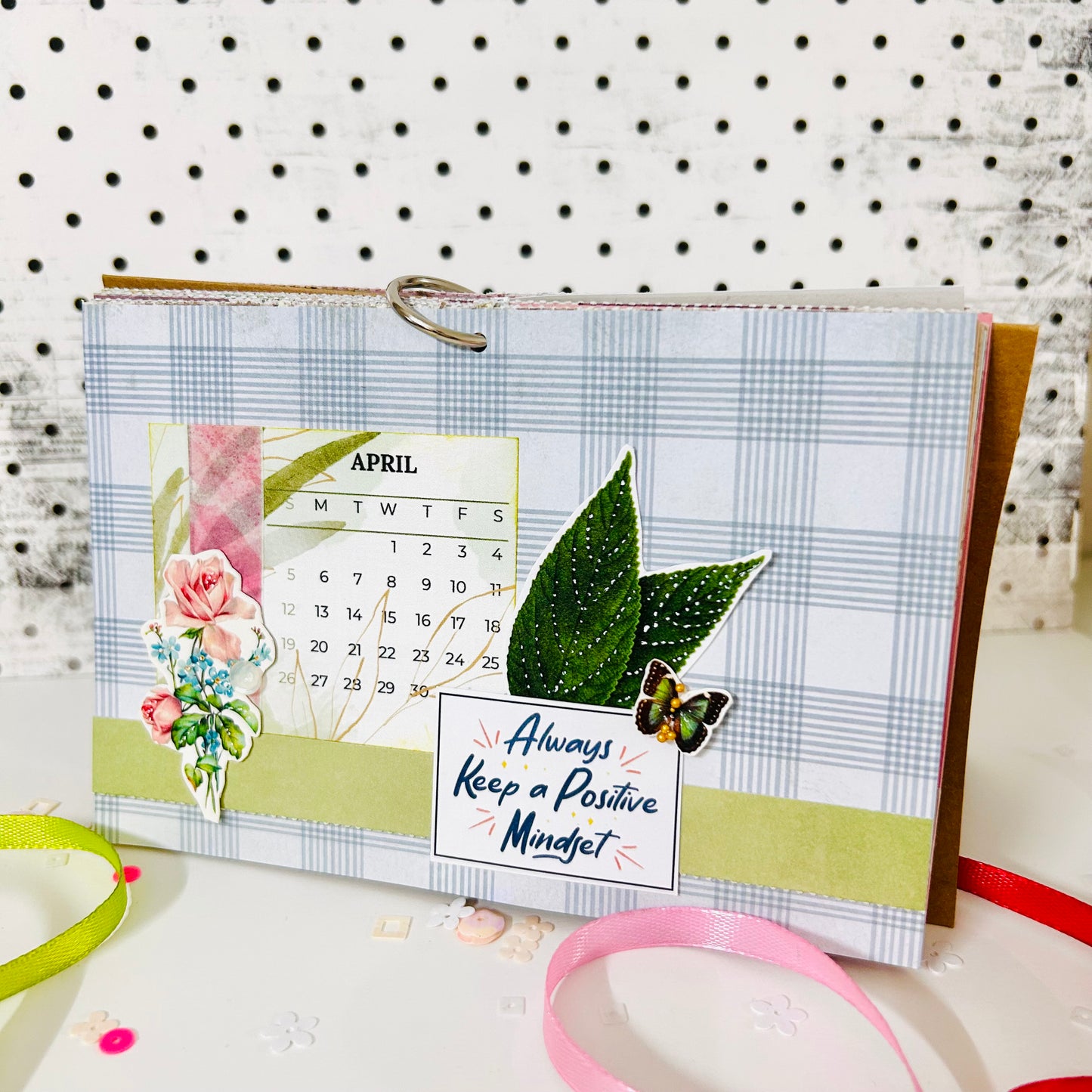 🗓️ Floral Desk Calendar 2026