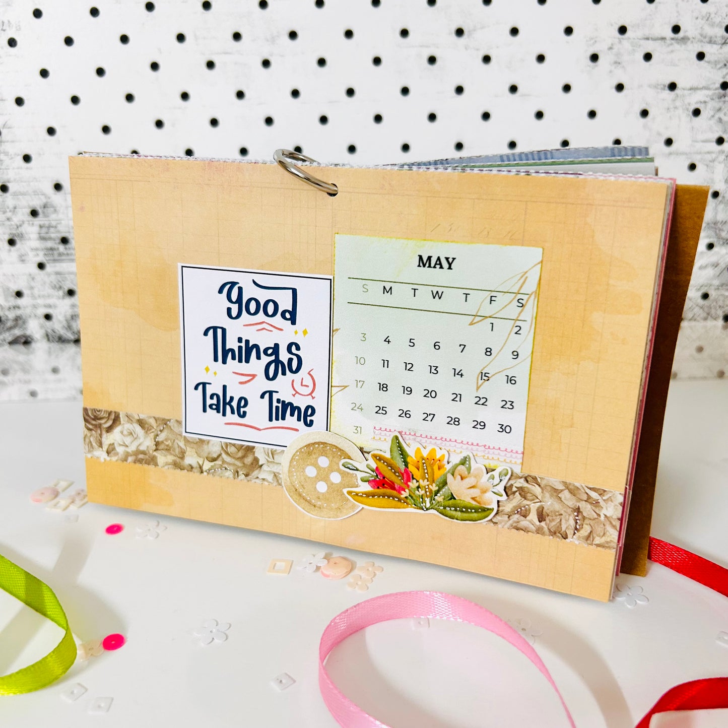 🗓️ Floral Desk Calendar 2026