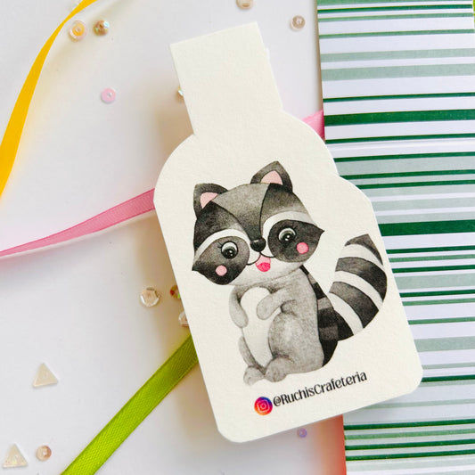 🦝 Magnetic Bookmark – 'Blackcurrant' the Curious Raccoon