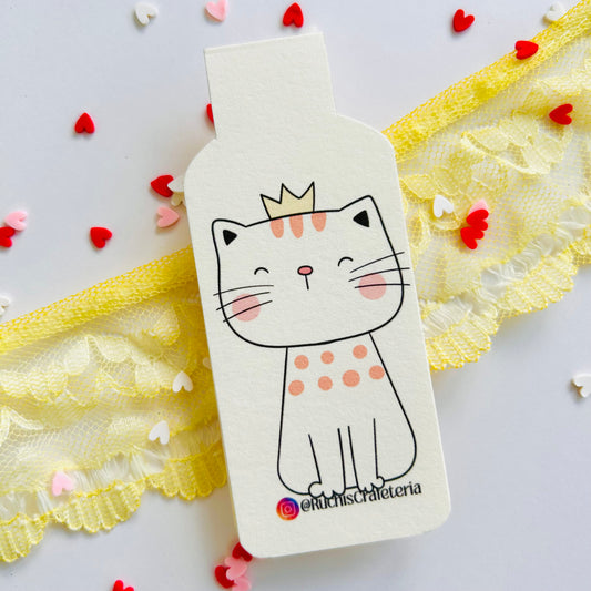 👑🐱 Magnetic Bookmark – 'Marshmellow' the Royal Cat
