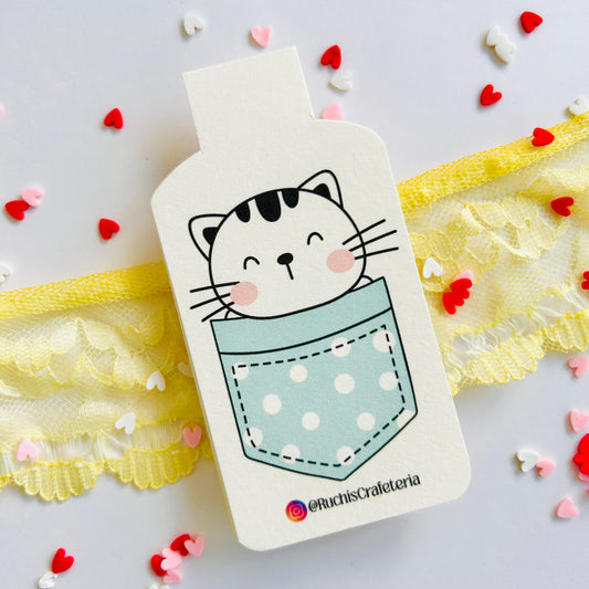 🐱 Magnetic Bookmark – 'Mint' the Sleepy Pocket Cat