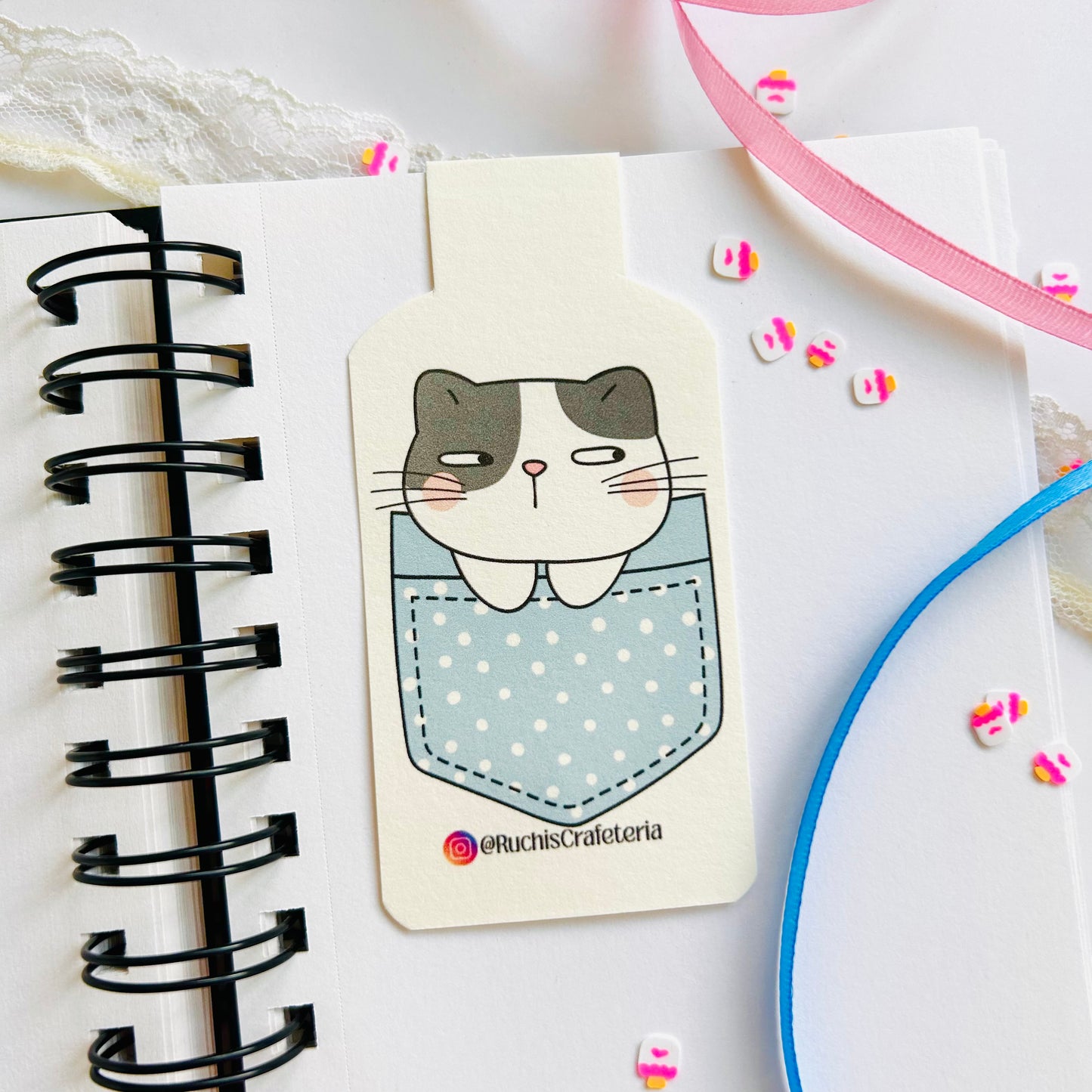 🐱 Magnetic Bookmark – ‘Mt. Dew’ the Pocket Cat