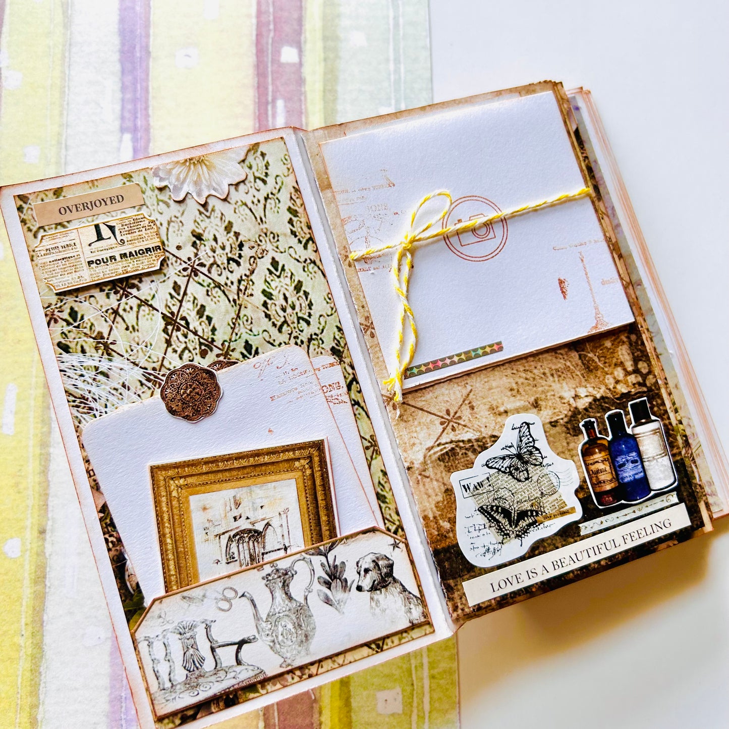 🌿💜 Smile – Handcrafted Vintage Photo Album