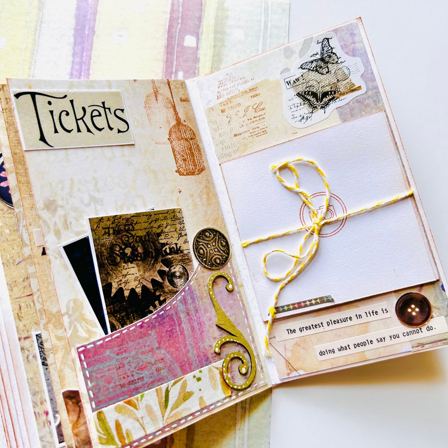 🌿💜 Smile – Handcrafted Vintage Photo Album