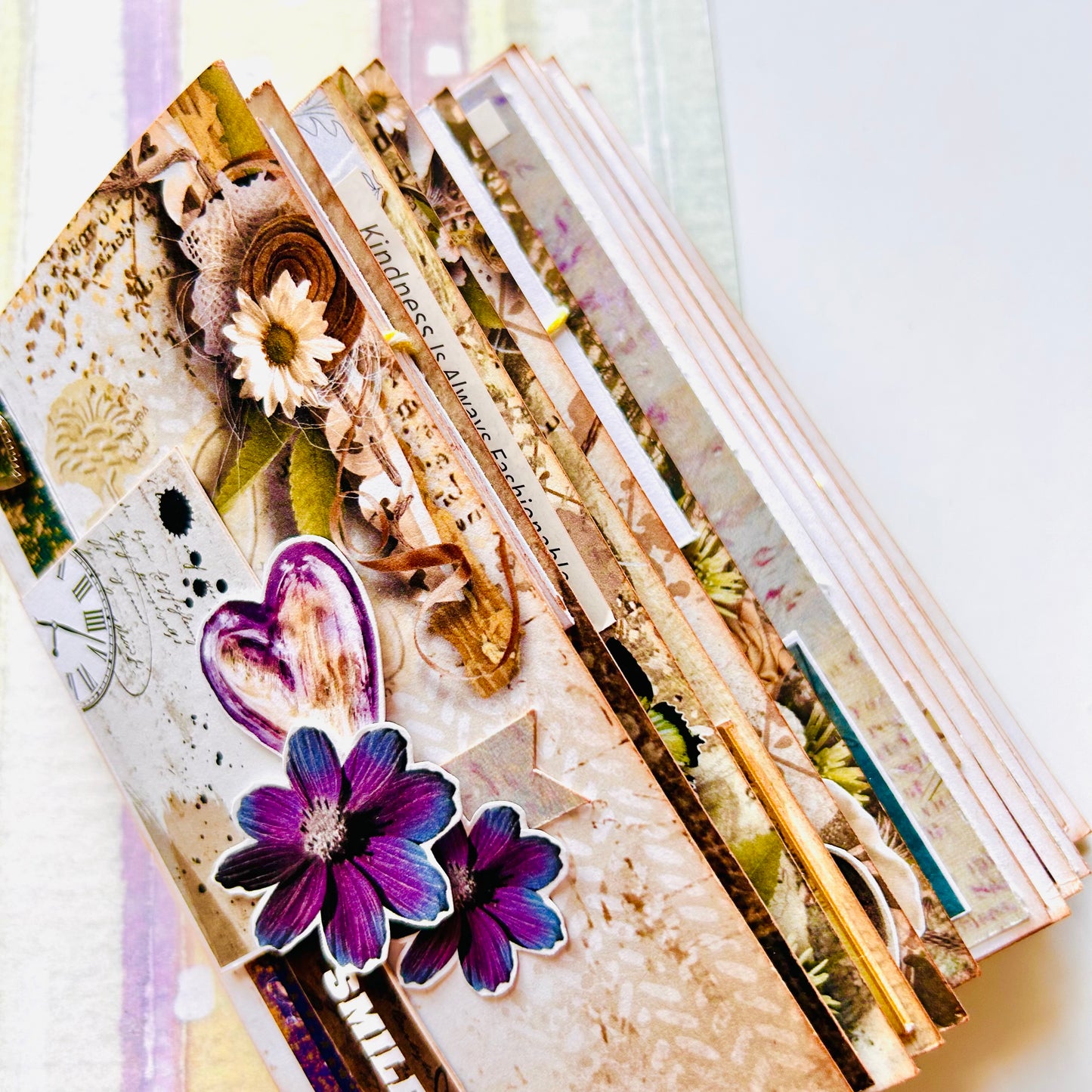 🌿💜 Smile – Handcrafted Vintage Photo Album