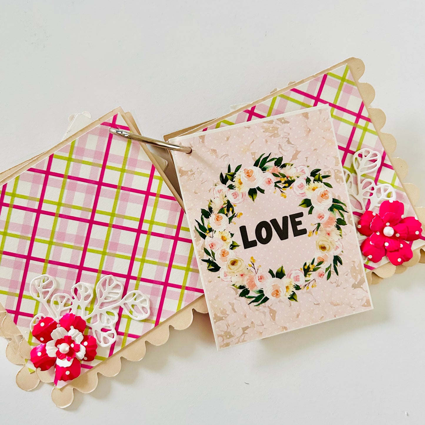 📚 Handmade Small Ring Photo Album – Floral Shaker Design