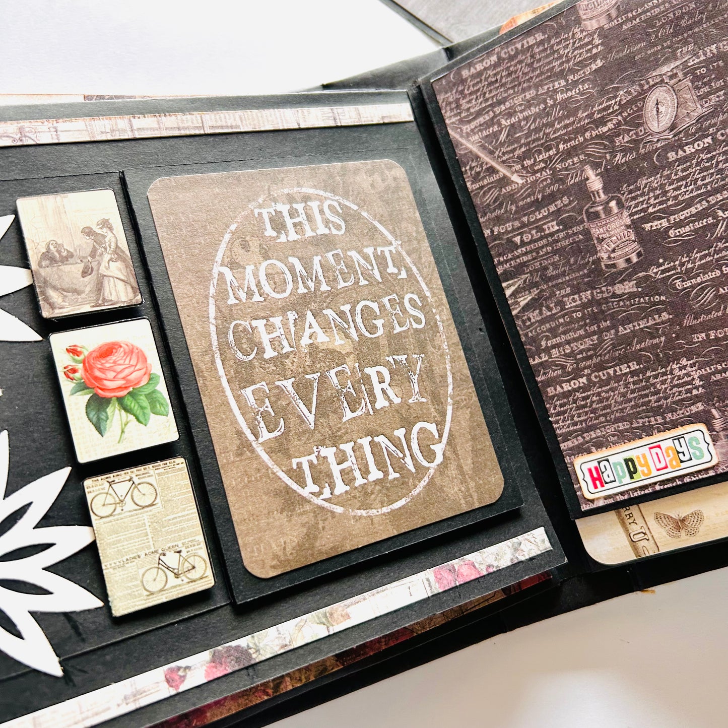 📖 Decorative Vintage Album – “Memories”